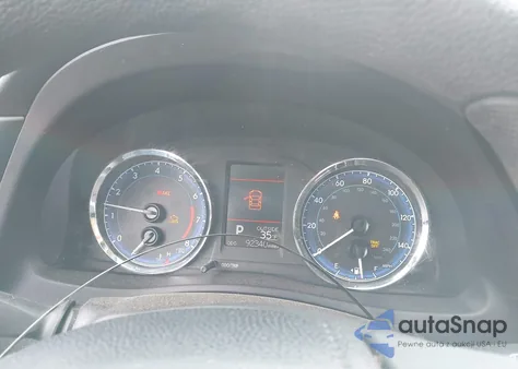 2018 Toyota Corolla Le z USA, uszkodzony, nr VIN 5YFBURHE0JP801312